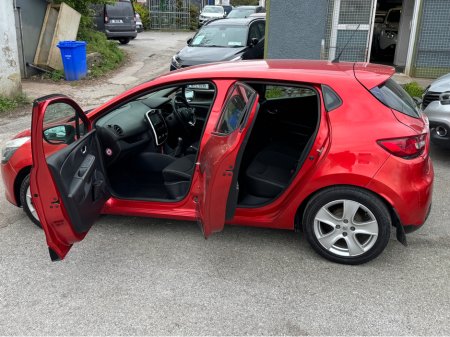 2016 Renault Clio - thumbnail 5