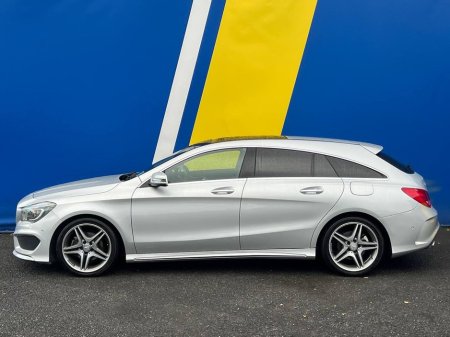 2015 Mercedes-Benz CLA Class CLA180 SHOOTING BRAKE AMG-LINE 1.6 AUTO // PANORAMIC SUNROOF // FULL SERVICE HISTORY // €18,950 thumbnail