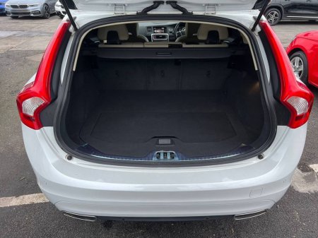 2017 Volvo V60 D4 CLASSIC 2.0 D // OPENING SUNROOF // LEATHER HEATED SEATS // REVERSE CAMERA €18,950 thumbnail