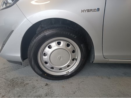 2020 Toyota Aqua - thumbnail 5