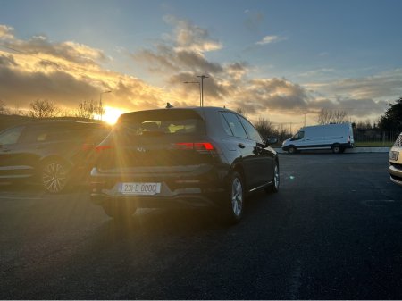 2023 Volkswagen Golf - thumbnail 10