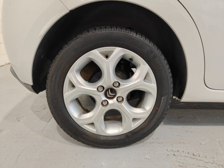 2017 Citroen C3 - thumbnail 8