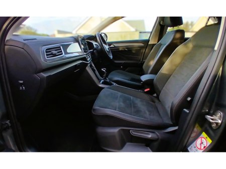 2024 Volkswagen T-Roc STYLE 2.0 TDI MANUAL 6SPEED FWD 116HP €29,500 thumbnail