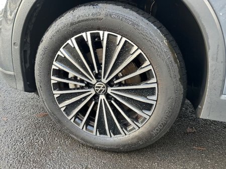 2025 Volkswagen Tiguan - thumbnail 8