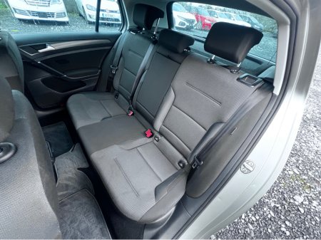 2018 Volkswagen Golf 2018 Volkswagen Golf 1.2 TSI Automatic €17,950 thumbnail