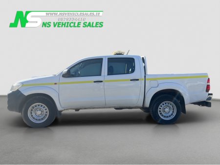 2016 Toyota Hilux - thumbnail 4