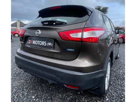 2015 Nissan Qashqai 1.5 DSL SV 4DR LOW KM €8,950 thumbnail