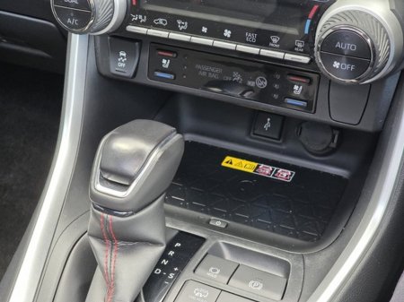 2022 Toyota Rav4 - thumbnail 16