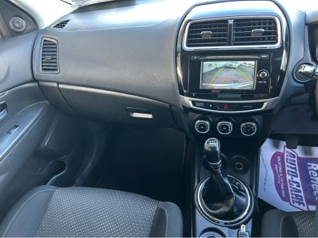 2016 Mitsubishi ASX - thumbnail 8