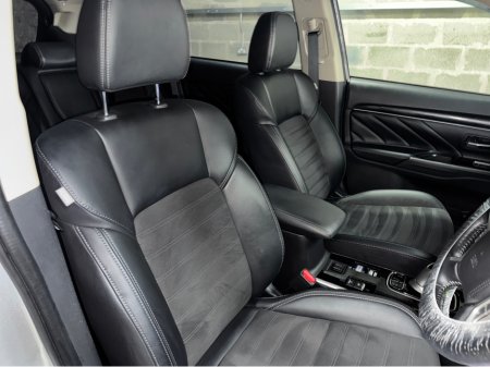 2019 Mitsubishi Outlander - thumbnail 11