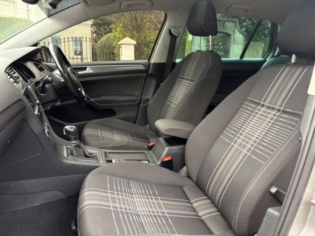 2016 Volkswagen Golf 1.2 TSI - IRISH CAR - SUNROOF €14,900 thumbnail