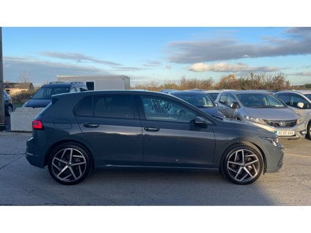 2023 Volkswagen Golf 2.0 TDI 115HP Life €30,499