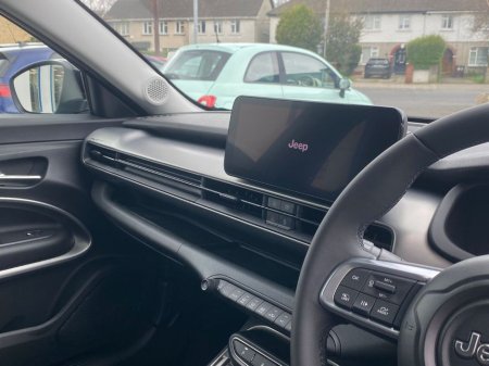 2025 Jeep Avenger - thumbnail 15