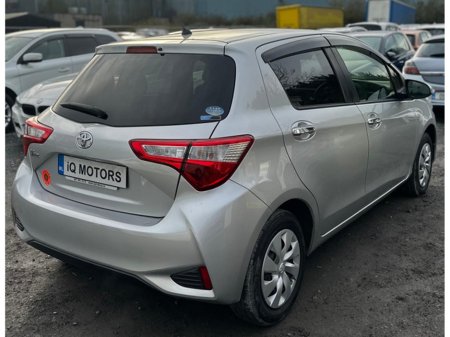 2019 Toyota Vitz - thumbnail 7