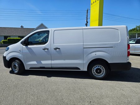 2025 Opel Vivaro  €25,950