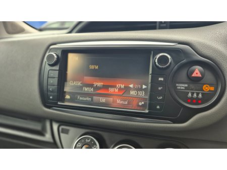 2016 Toyota Vitz - thumbnail 26