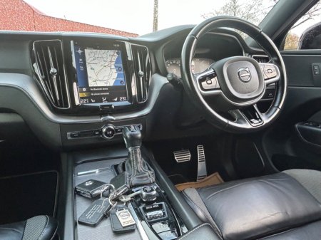 2020 Volvo XC60 - thumbnail 11