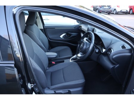 2023 Toyota Yaris HYBRID LUNA 4DR AUTO Great Spec 12 Months Warranty €18,495 thumbnail