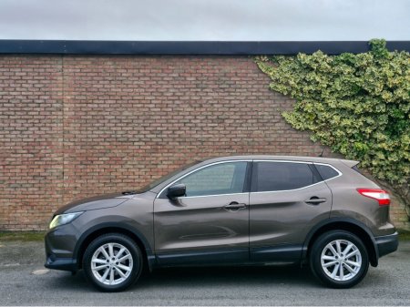 2015 Nissan Qashqai 1.5 DSL LOW MILAGE €8,500 thumbnail