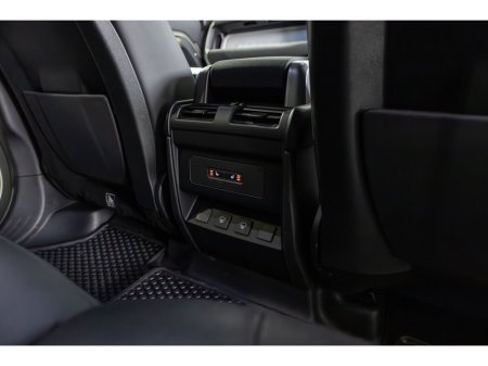 2022 Land Rover Defender - thumbnail 14