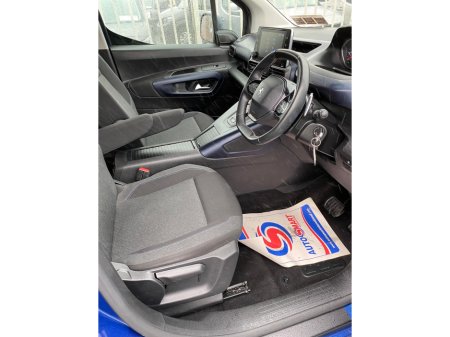 2024 Peugeot Rifter L2 GT Horizon Wheelchair Accessible Taxi €54,950