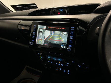 2022 Toyota Hilux INVINCIBLE X D-4D 4WD INVINCIBLE DCB €42,500 thumbnail