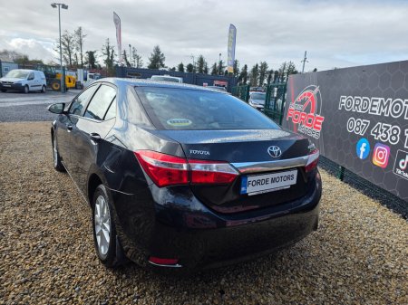 2016 Toyota Corolla - thumbnail 3