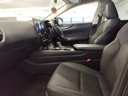 2022 Lexus NX 300 h - thumbnail 6