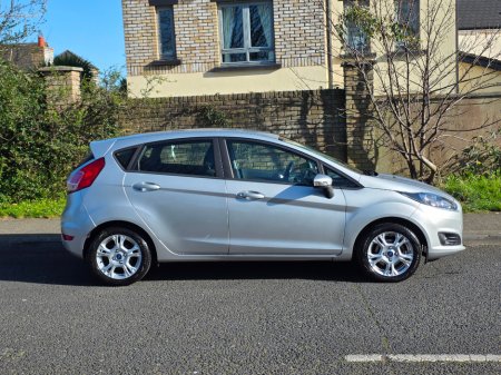 2014 Ford Fiesta - view 2