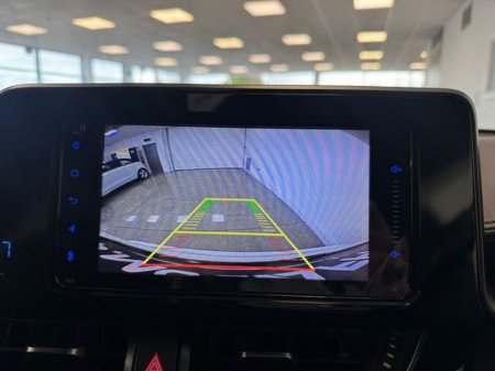 2018 Toyota C-HR 1.8 HYBRID LUNA €17,350 thumbnail