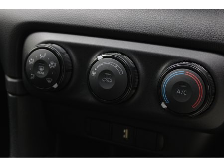 2020 Toyota Yaris - thumbnail 15