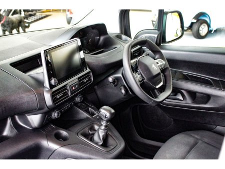 2023 Peugeot Partner - thumbnail 18