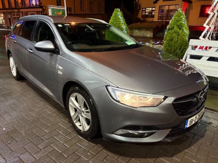 2018 Opel Insignia 1.6 CDTi 136 SRi Sports Tourer €12,990 thumbnail