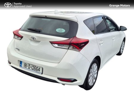 2018 Toyota Auris Van - view 2