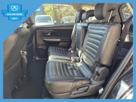 2016 Toyota Prius - thumbnail 18