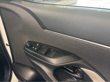 2023 Toyota Yaris Cross xLUNA 4DR AUTO €114,279 thumbnail