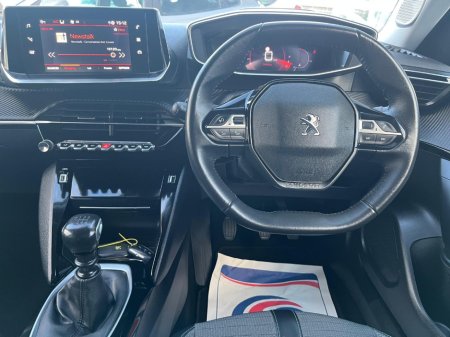 2021 Peugeot 2008 Allure 1.2 100 4DR €18,950 thumbnail