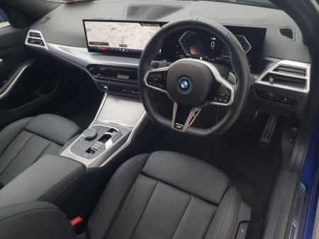 2025 BMW 3 Series - thumbnail 6