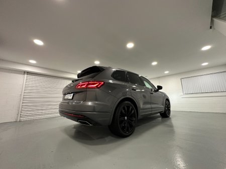 2023 Volkswagen Touareg - thumbnail 18