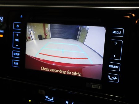 2016 Toyota Auris *105* 1.8 HYBRID LUNA 4DR AUTO €12,900 thumbnail