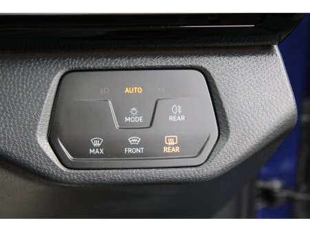 2022 Volkswagen ID.4 LIFE DX 77kWh 174HP €26,950 thumbnail