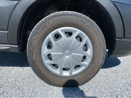 2025 Ford Transit - thumbnail 8