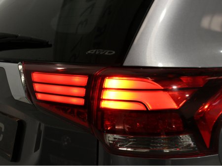 2017 Mitsubishi Outlander OUTL 4WD 6MT 4DR 7S 17MY 7 SEATS €16,950 thumbnail