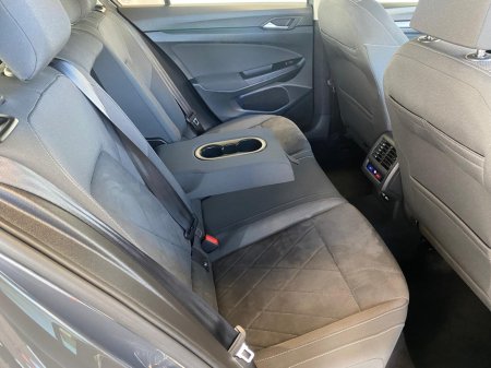 2021 Volkswagen Golf STYLE 2.0 TDI 115HP 5DR thumbnail