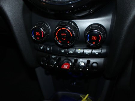 2020 MINI Cooper Classic CLA5 4DR Auto €23,250 thumbnail