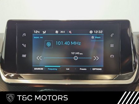 2021 Peugeot 2008 - thumbnail 12