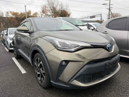2020 Toyota C-HR SOL HYBRID AUTOMATIC 1.8 PETROL //HALF LEATHER SEATS//KEYLESS ENTRY//ADAPTIVE CRUISE CONTROL//