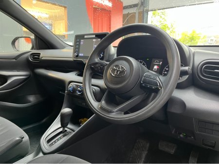 2021 Toyota Yaris - thumbnail 8