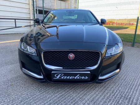 2015 Jaguar XF - view 4