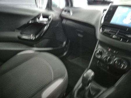 2016 Peugeot 208 - thumbnail 12